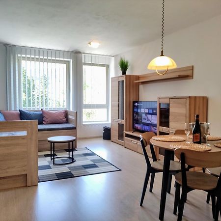 Tiche Anenske Apartmany S Hotelovym Servisem, S Kvalitni Bufetovou Snidani A S Exklusivnim Saunovym Wellness Grotta Spa - By Relax 哈拉霍夫 外观 照片