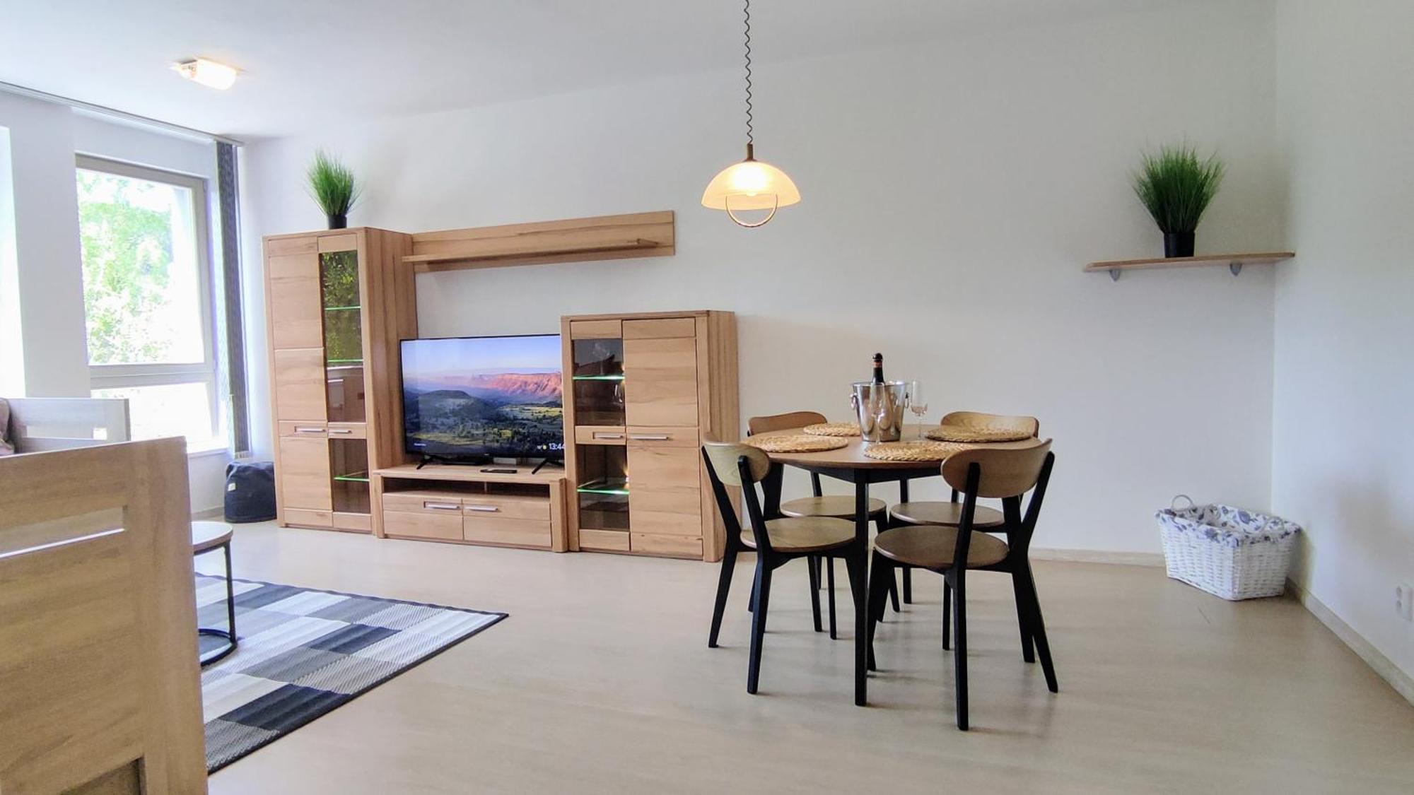 Tiche Anenske Apartmany S Hotelovym Servisem, S Kvalitni Bufetovou Snidani A S Exklusivnim Saunovym Wellness Grotta Spa - By Relax 哈拉霍夫 外观 照片