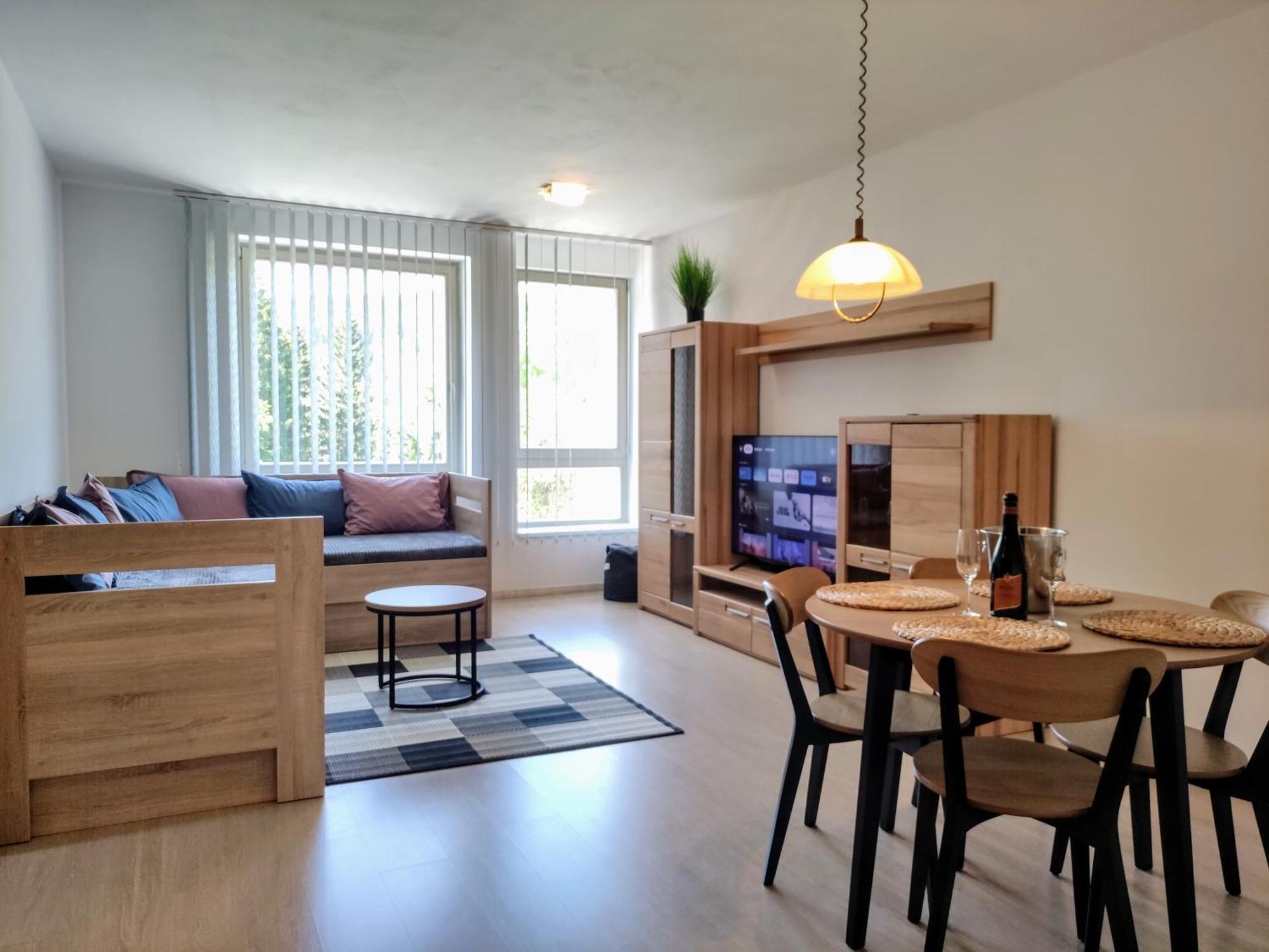 Tiche Anenske Apartmany S Hotelovym Servisem, S Kvalitni Bufetovou Snidani A S Exklusivnim Saunovym Wellness Grotta Spa - By Relax 哈拉霍夫 外观 照片