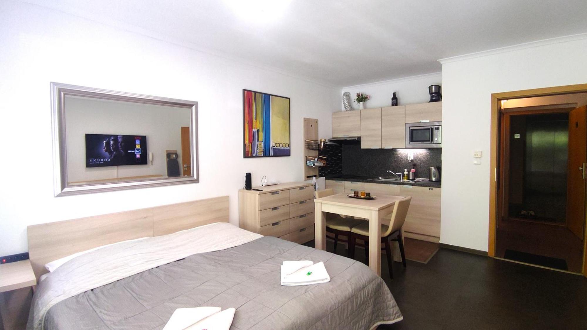 Tiche Anenske Apartmany S Hotelovym Servisem, S Kvalitni Bufetovou Snidani A S Exklusivnim Saunovym Wellness Grotta Spa - By Relax 哈拉霍夫 外观 照片
