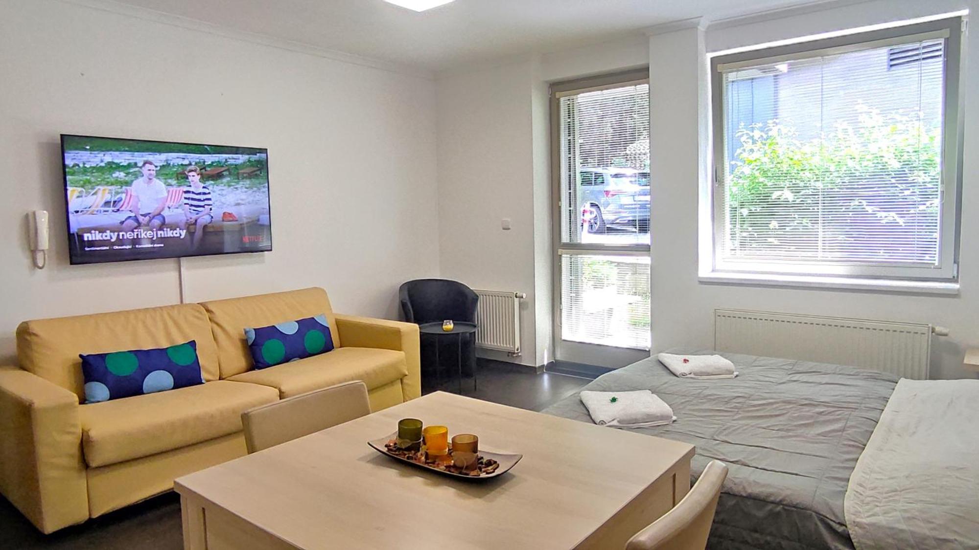 Tiche Anenske Apartmany S Hotelovym Servisem, S Kvalitni Bufetovou Snidani A S Exklusivnim Saunovym Wellness Grotta Spa - By Relax 哈拉霍夫 外观 照片