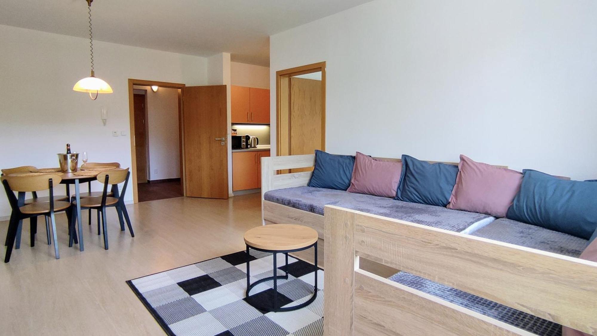 Tiche Anenske Apartmany S Hotelovym Servisem, S Kvalitni Bufetovou Snidani A S Exklusivnim Saunovym Wellness Grotta Spa - By Relax 哈拉霍夫 外观 照片